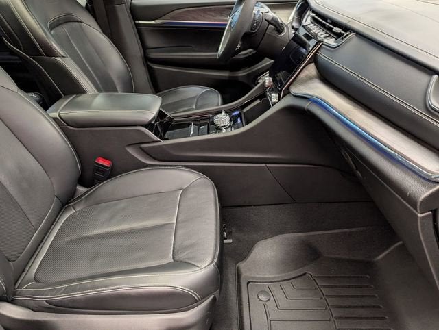 2023 Jeep Grand Cherokee L Overland 4x4