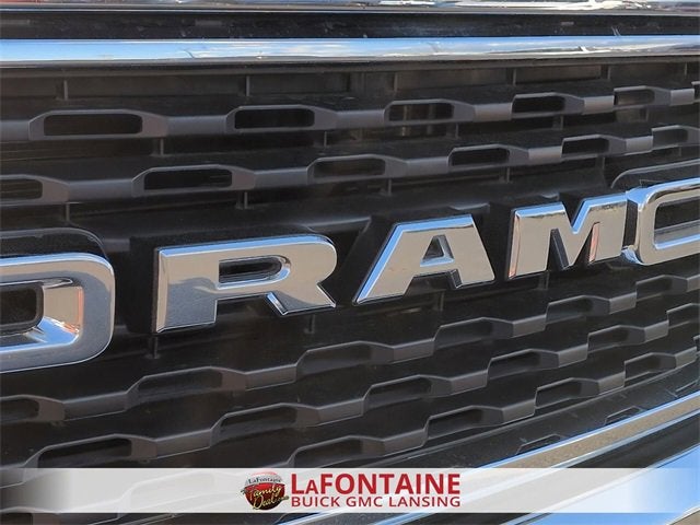 2022 RAM 1500 Big Horn Crew Cab 4x4 5'7" Box