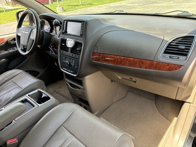 2014 Chrysler TOWN & COUNTRY Base