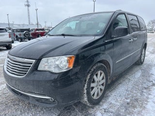 2016 Chrysler Town &amp; Country Touring