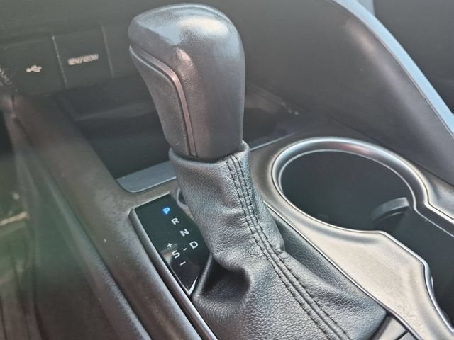 2022 Toyota Camry SE Hybrid