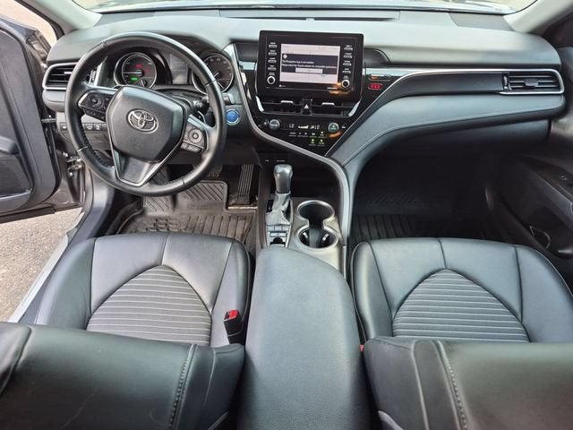 2022 Toyota Camry SE Hybrid