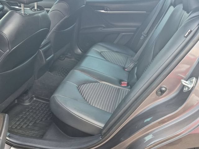 2022 Toyota Camry SE Hybrid