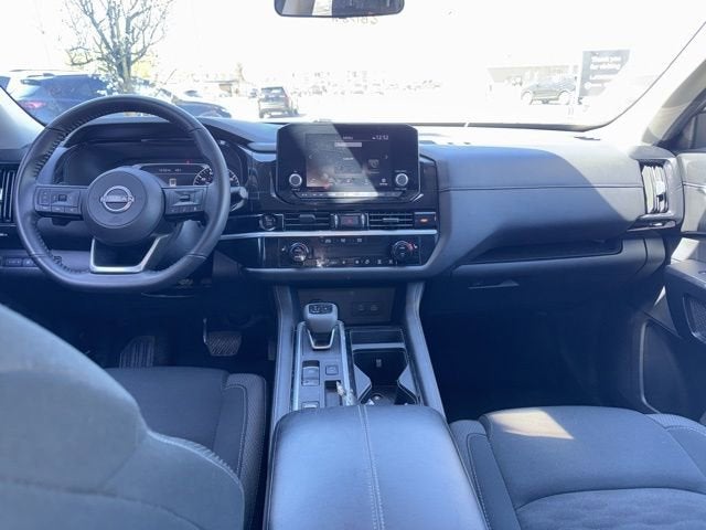 2025 Nissan Pathfinder SV FWD