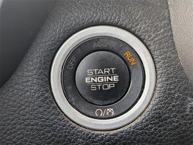 2020 RAM 1500 Laramie Crew Cab 4x4 5'7" Box