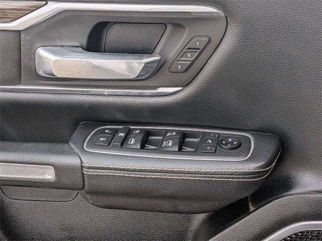 2020 RAM 1500 Laramie Crew Cab 4x4 5'7" Box