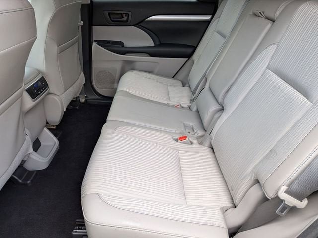 2015 Toyota Highlander LE