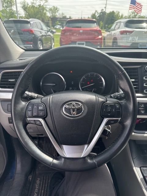 2015 Toyota Highlander LE