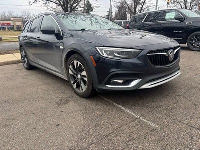 2020 Buick Regal TourX Essence
