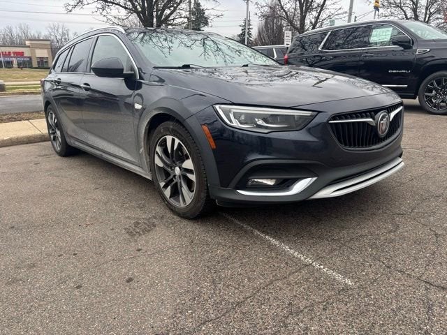 2020 Buick Regal TourX Essence