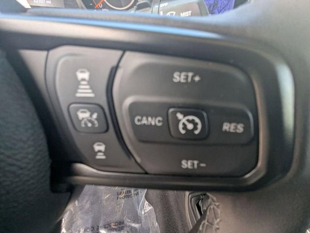 2025 Jeep Wrangler 4-Door Summit 4x4