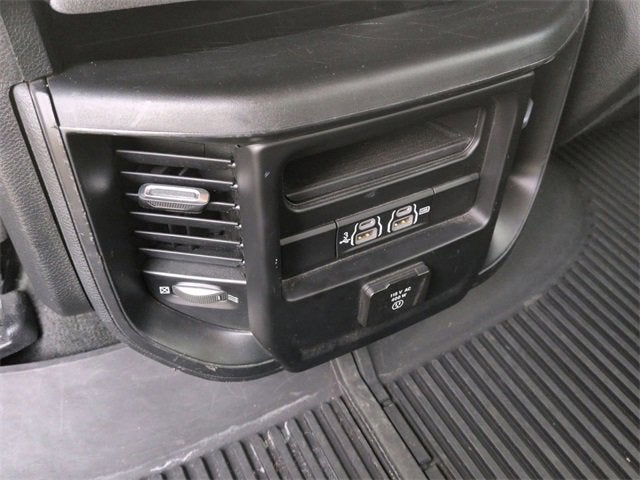 2020 RAM 1500 Big Horn Crew Cab 4x4 5'7" Box