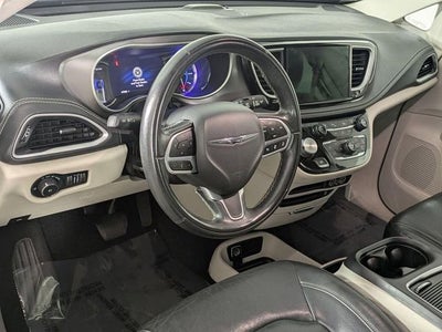 2022 Chrysler Pacifica Hybrid Touring L