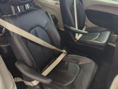 2024 Chrysler Pacifica Hybrid Select