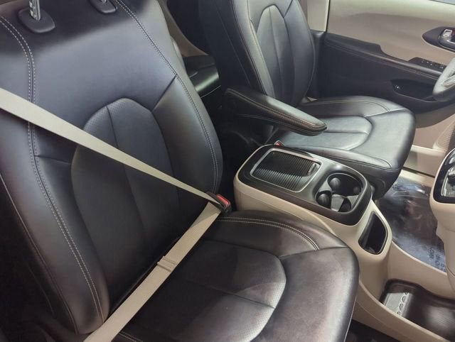 2024 Chrysler Pacifica Hybrid Select