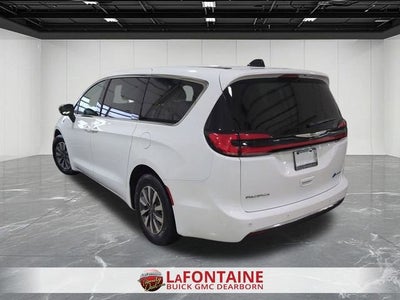 2024 Chrysler Pacifica Hybrid Select