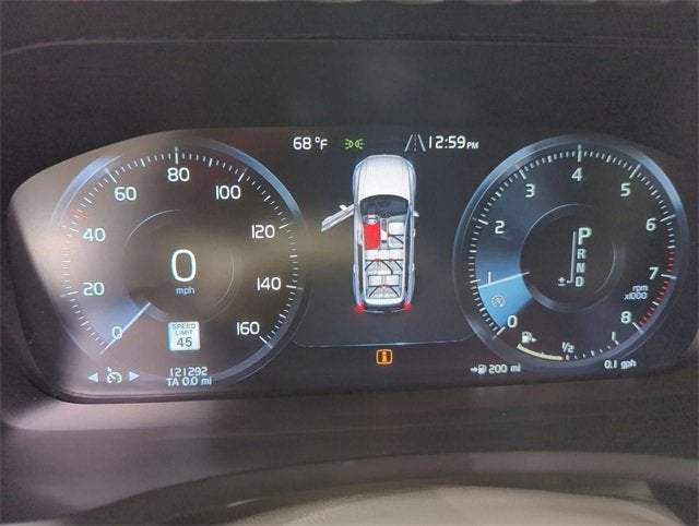 2016 Volvo XC90 T6 Momentum