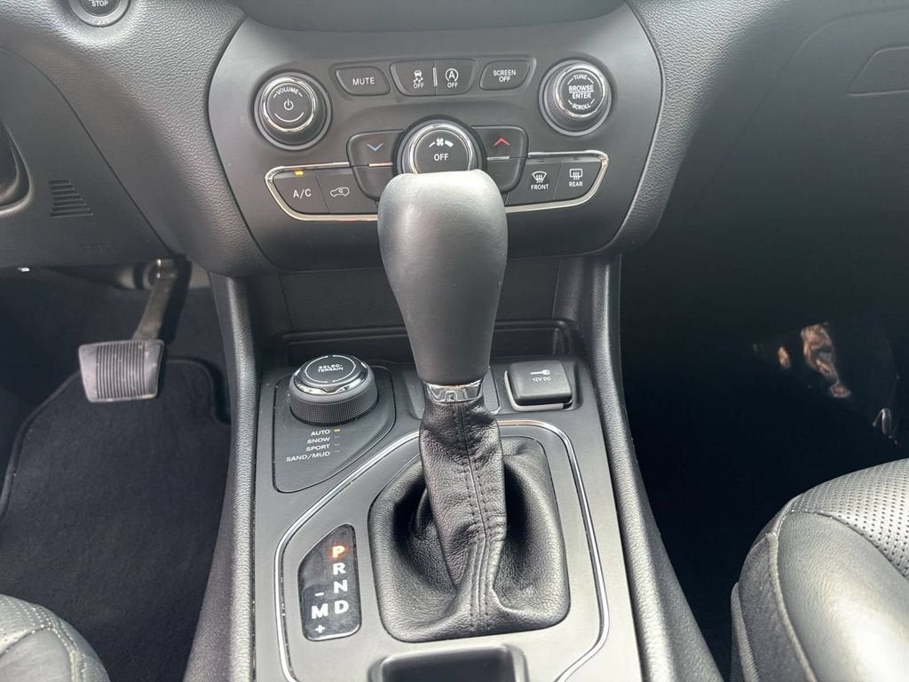 2020 Jeep Cherokee Lux