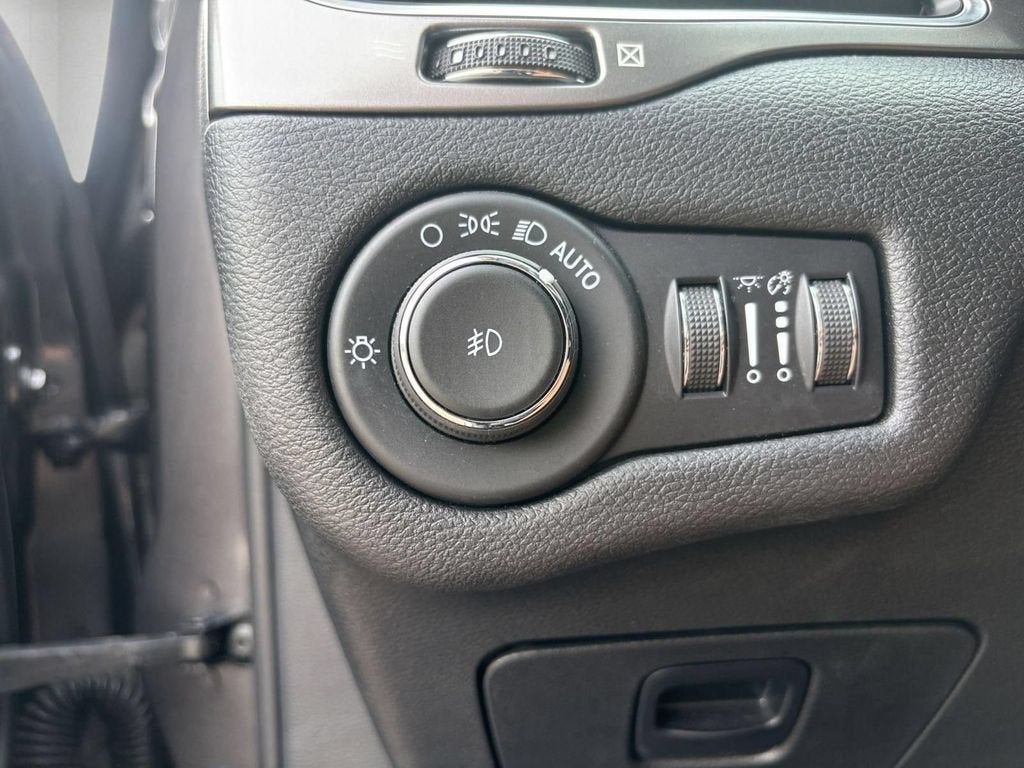 2020 Jeep Cherokee Lux