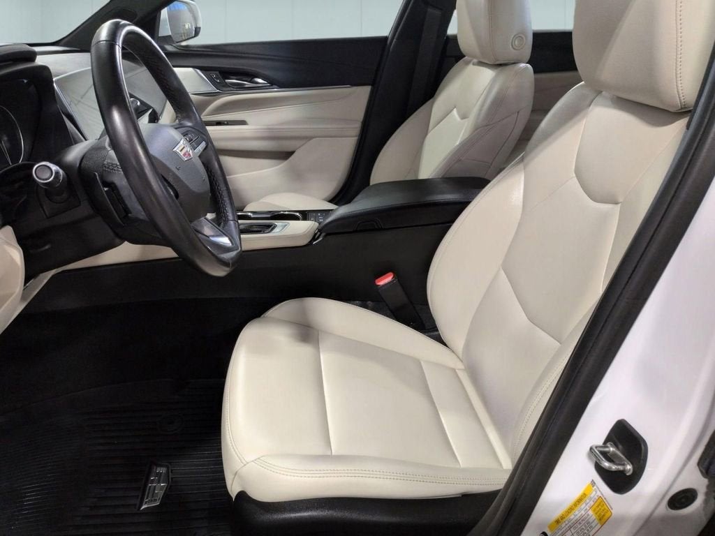 2023 Cadillac CT4 Luxury