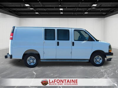 2025 Chevrolet Express Cargo WT