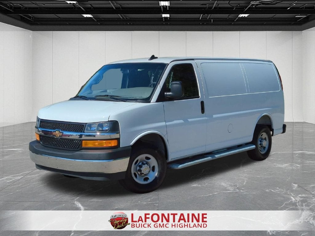 2025 Chevrolet Express Cargo WT