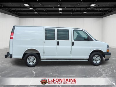 2025 Chevrolet Express Cargo WT