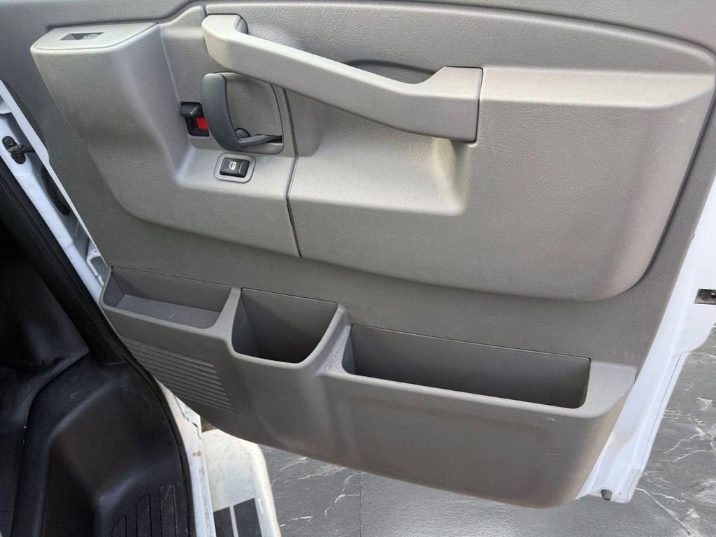 2024 Chevrolet Express Cargo 2500 WT