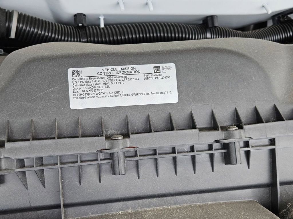 2024 GMC Savana Cutaway 3500 1WT