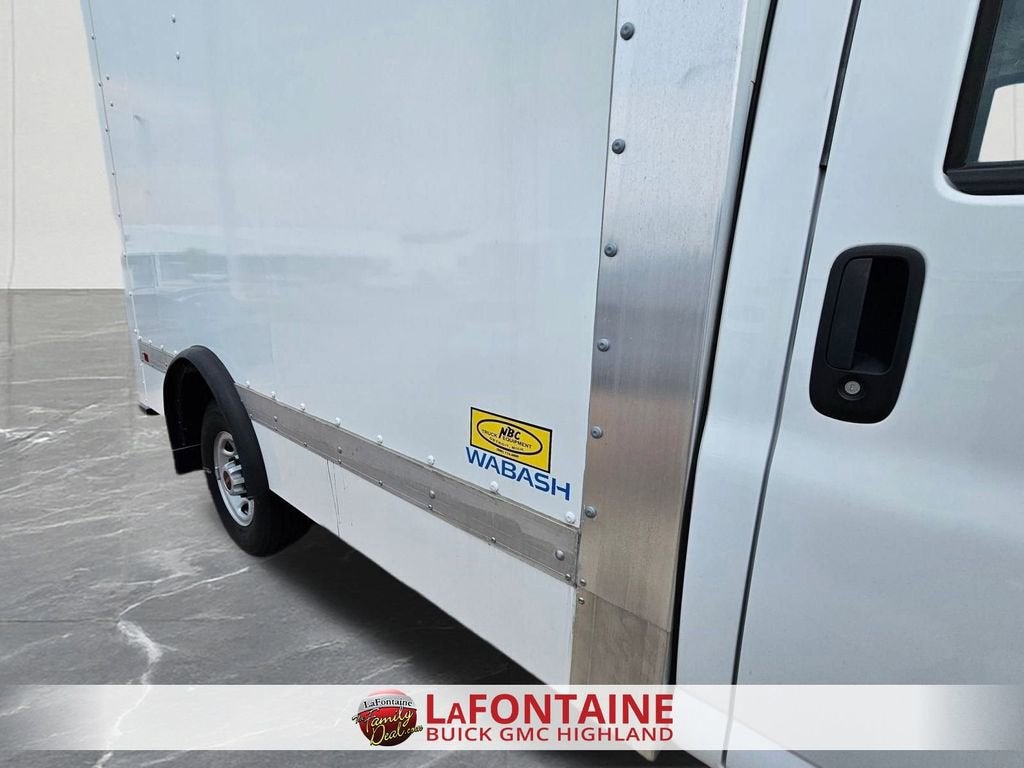 2024 GMC Savana Cutaway 3500 1WT