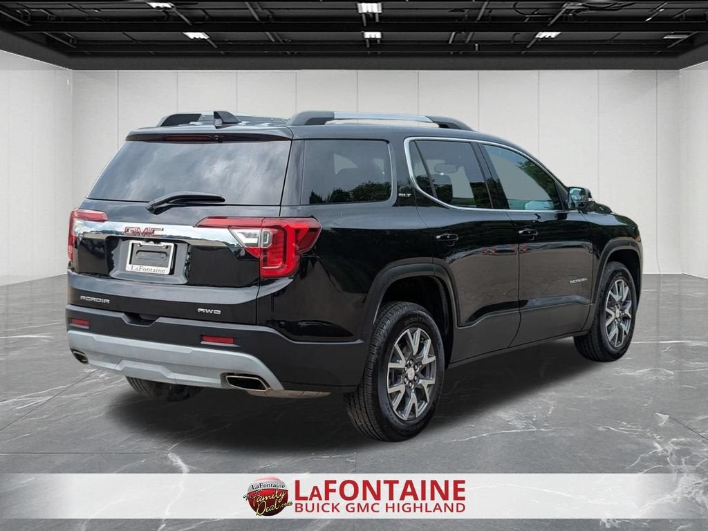 2023 GMC Acadia SLT