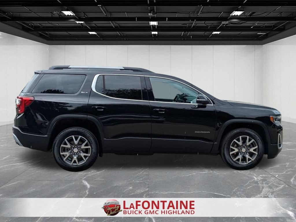 2023 GMC Acadia SLT