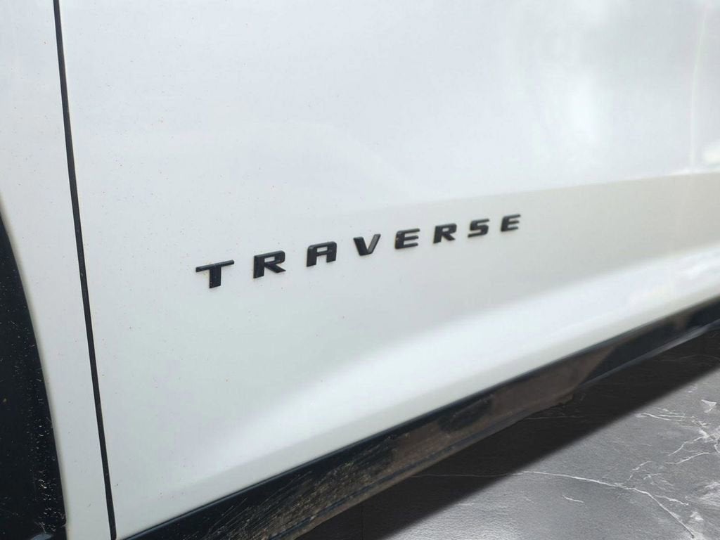 2025 Chevrolet Traverse RS