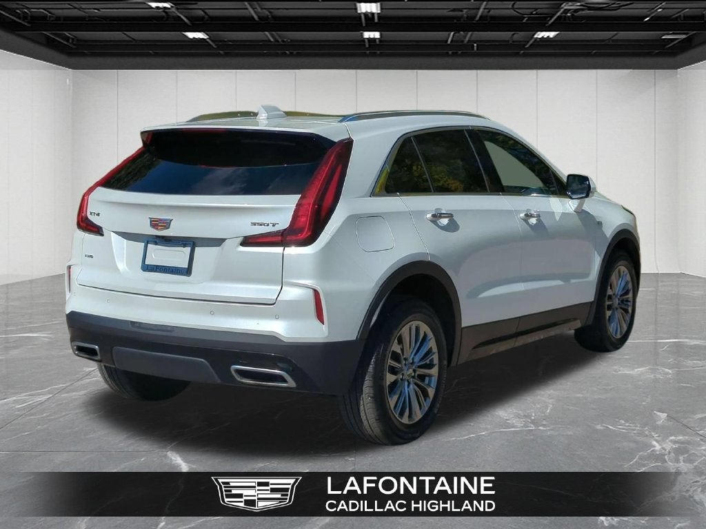 2024 Cadillac XT4 Premium Luxury