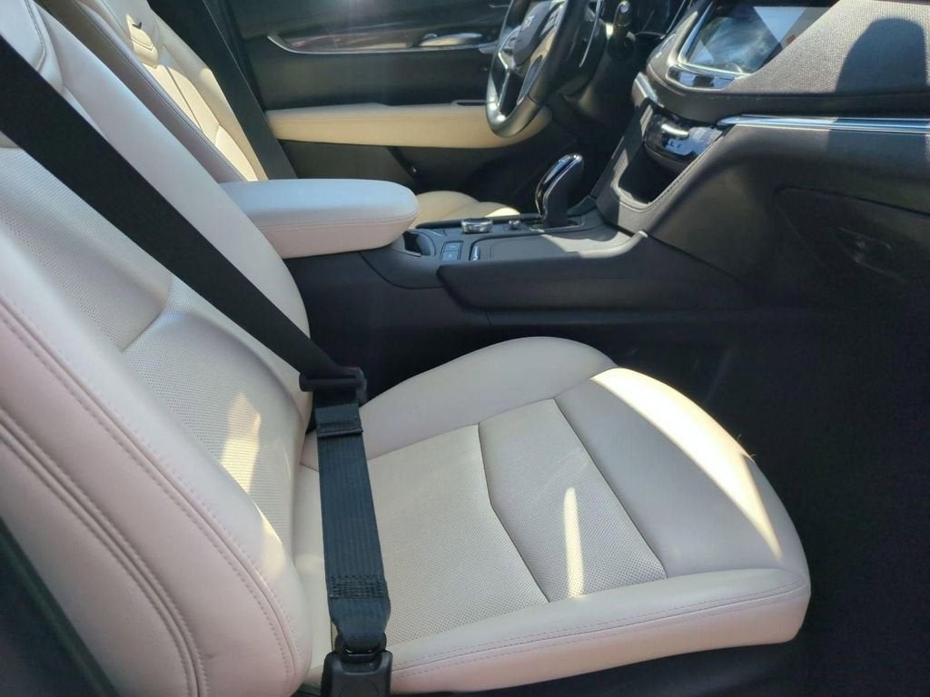 2023 Cadillac XT5 Sport