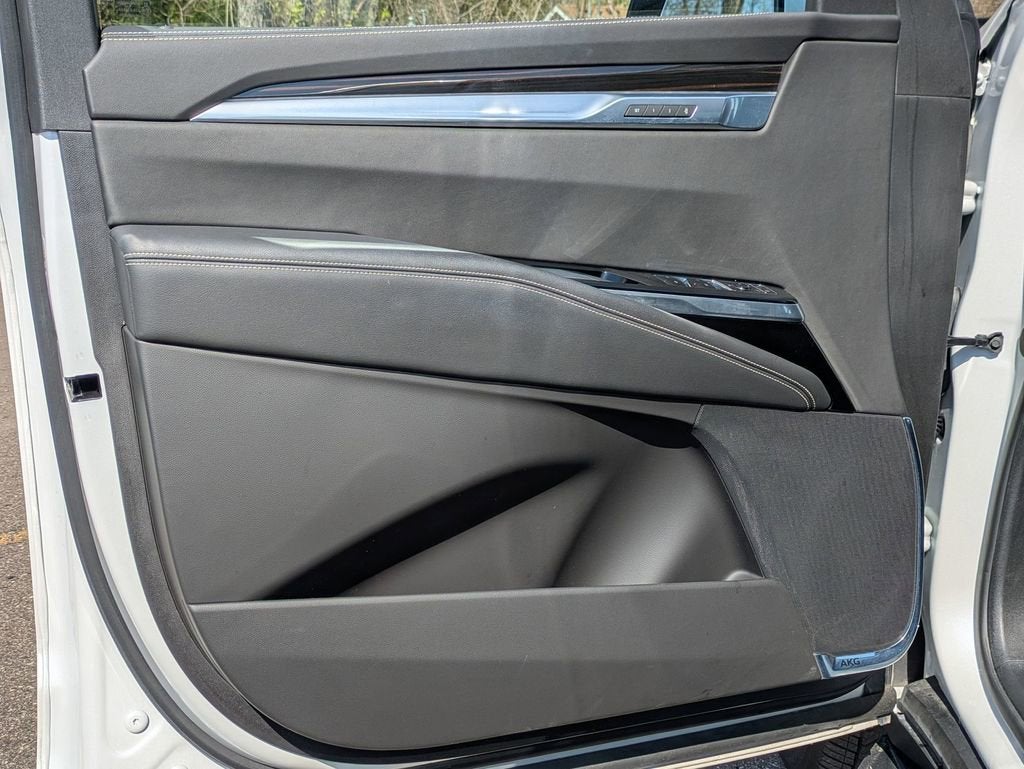 2025 Cadillac Escalade Luxury