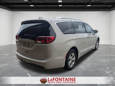 2017 Chrysler Pacifica Touring-L Plus