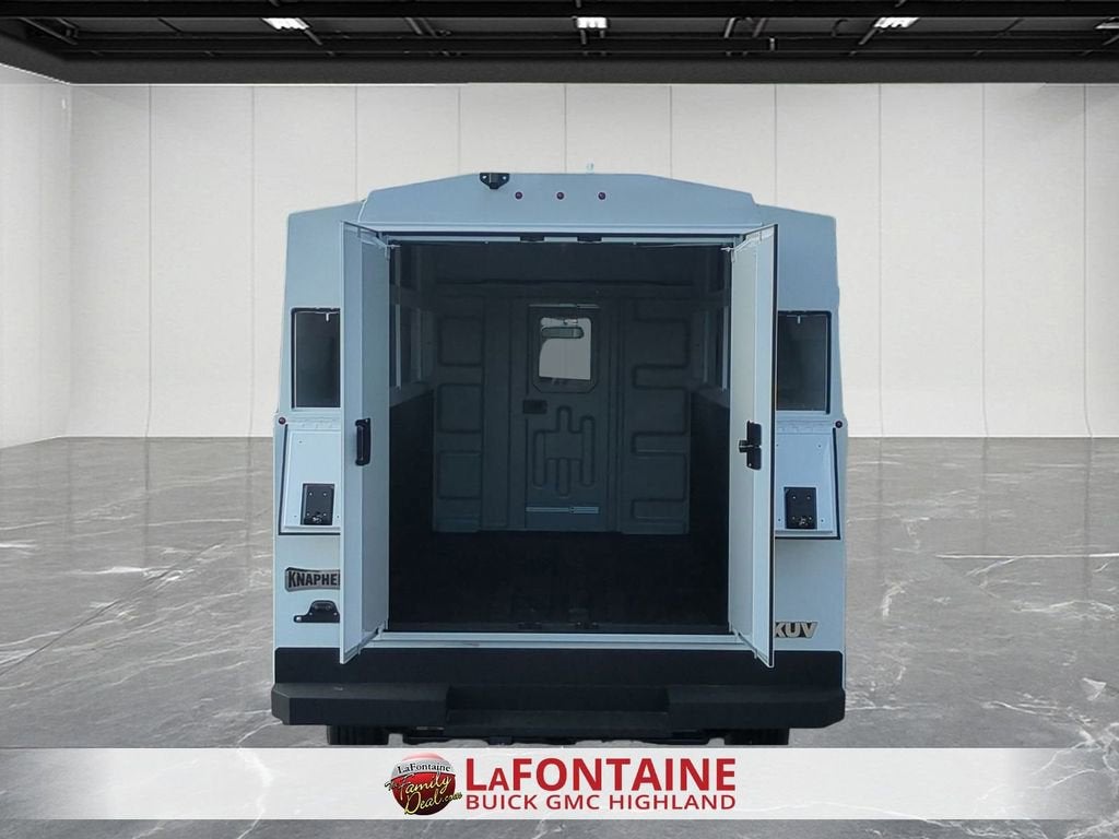 2025 GMC Savana Cutaway 3500 1WT