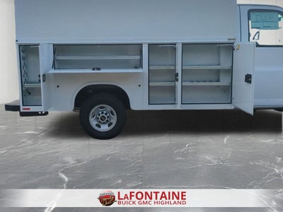 2025 GMC Savana Cutaway 3500 1WT