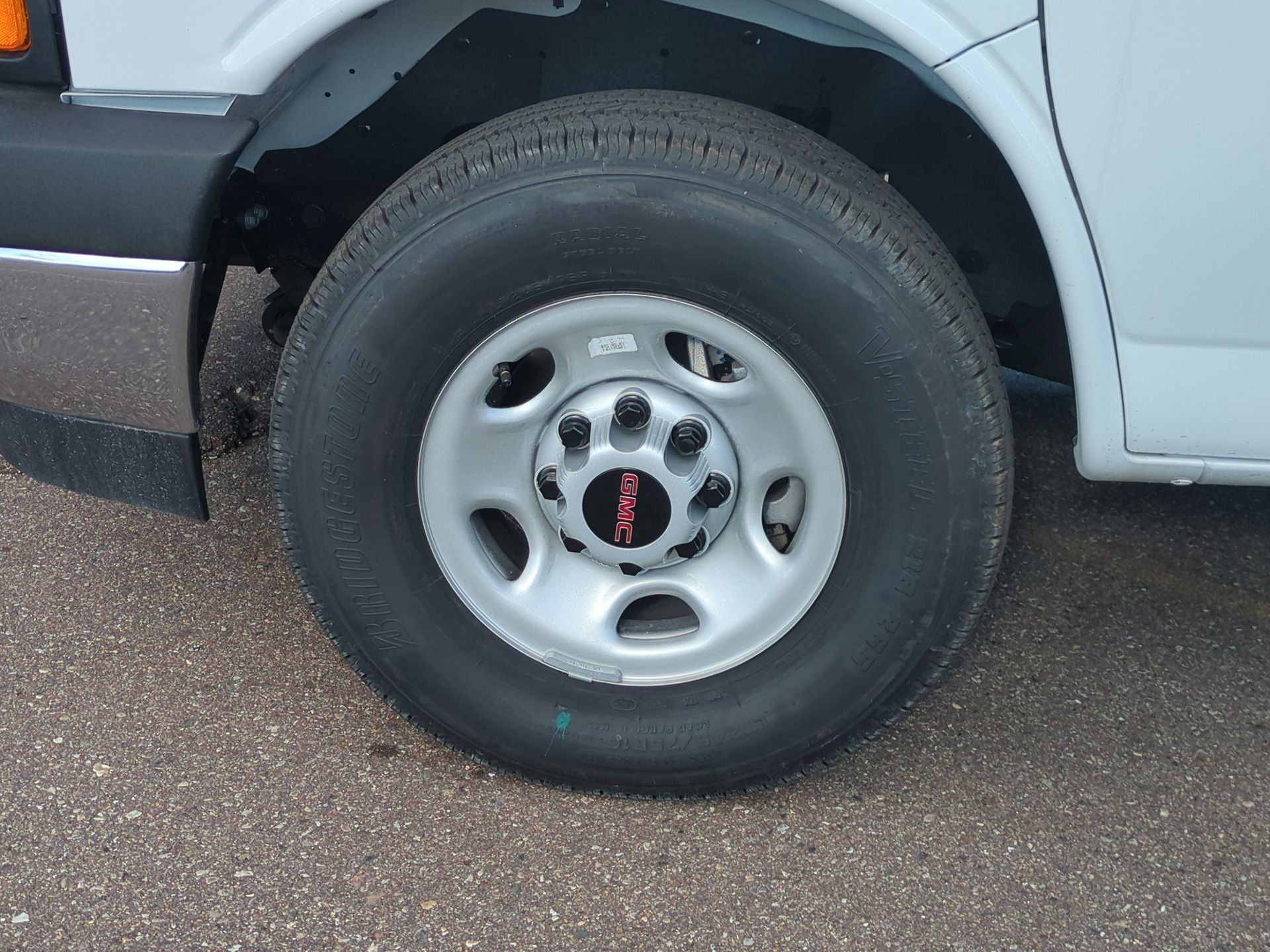 2025 GMC Savana Cutaway 3500 1WT