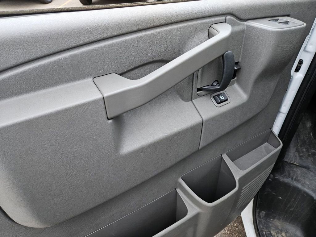 2024 GMC Savana Cutaway 3500 1WT