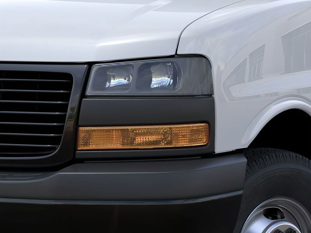 2025 GMC Savana Cutaway 3500 1WT