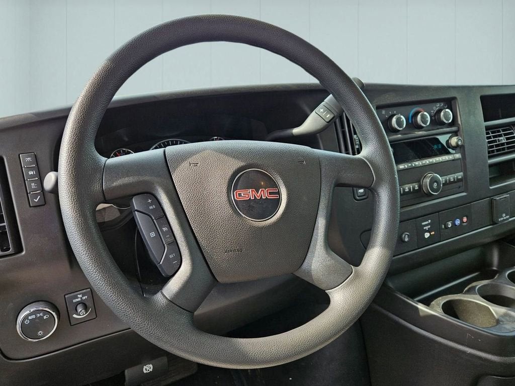 2024 GMC Savana Cutaway 4500 2WT