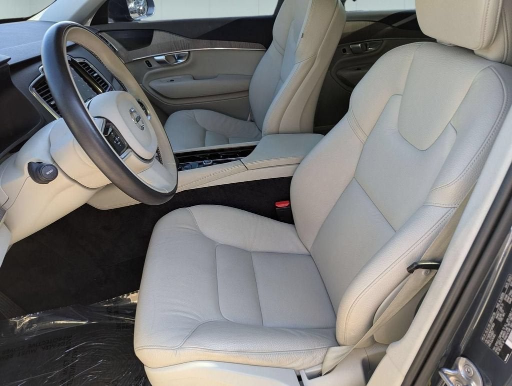 2023 Volvo XC90 B6 Plus 6-Seater