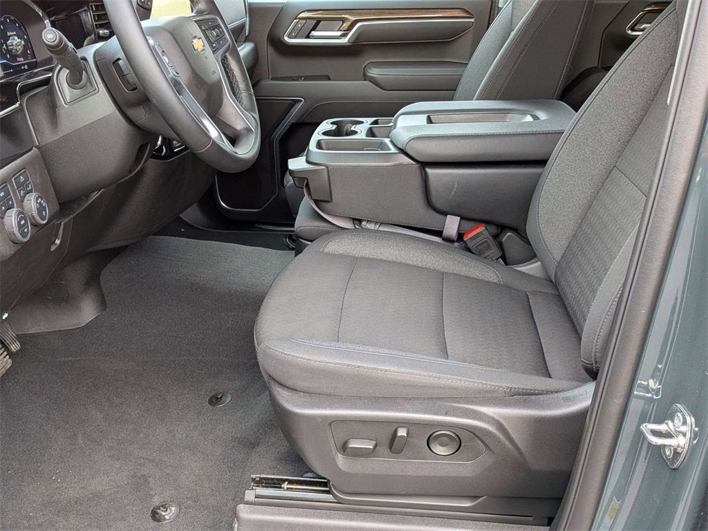 2025 Chevrolet Silverado 1500 LT (2FL)