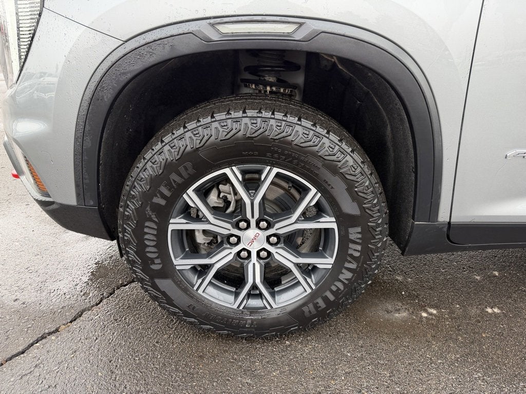 2024 GMC Acadia AT4