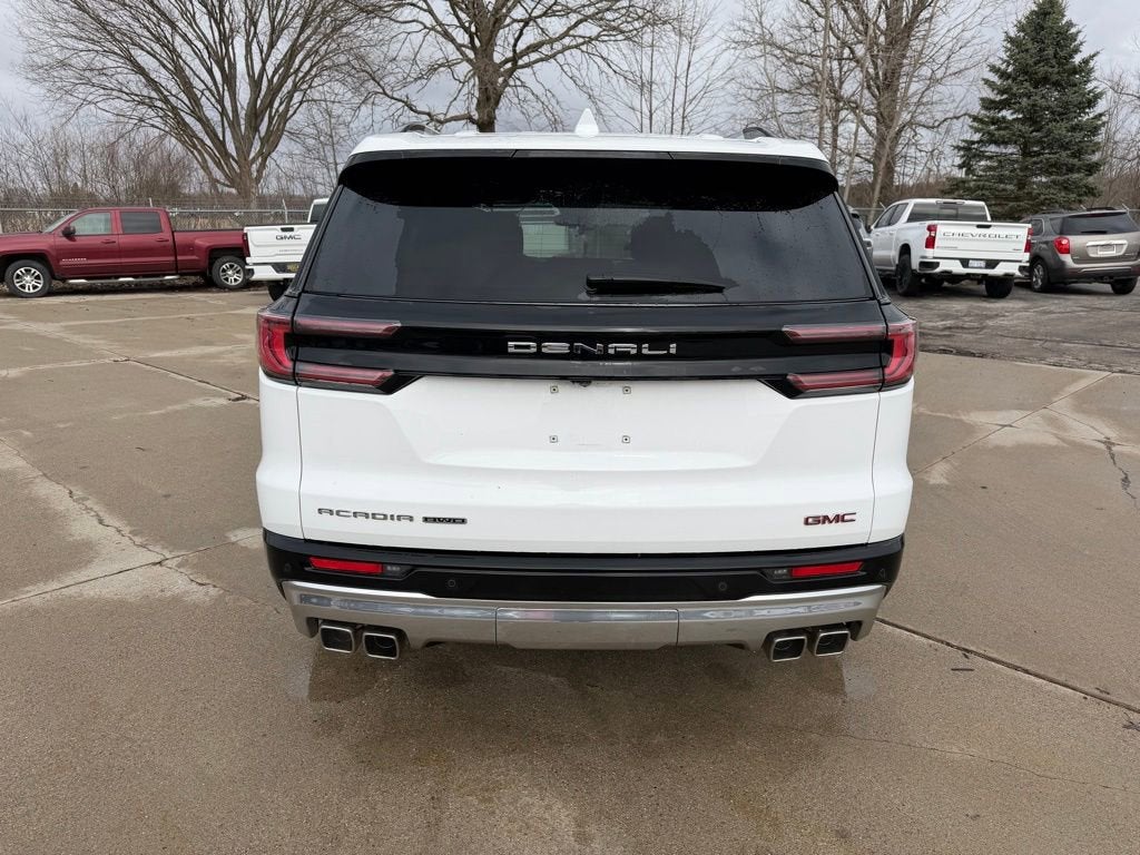 2024 GMC Acadia Denali
