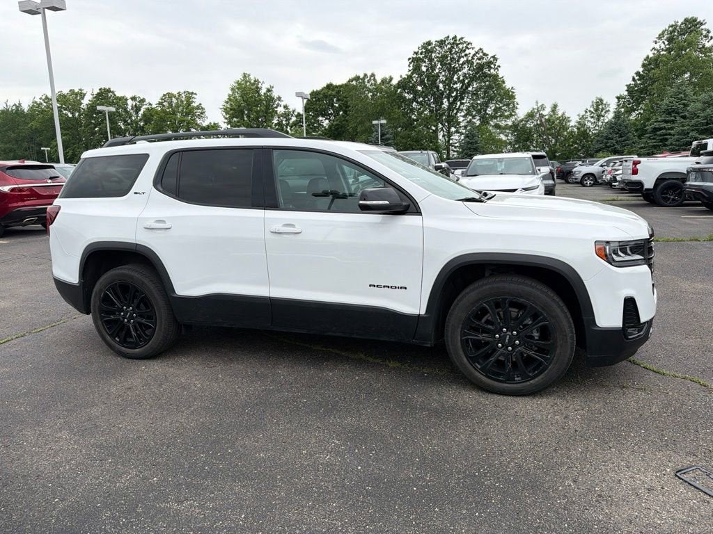 2023 GMC Acadia SLT