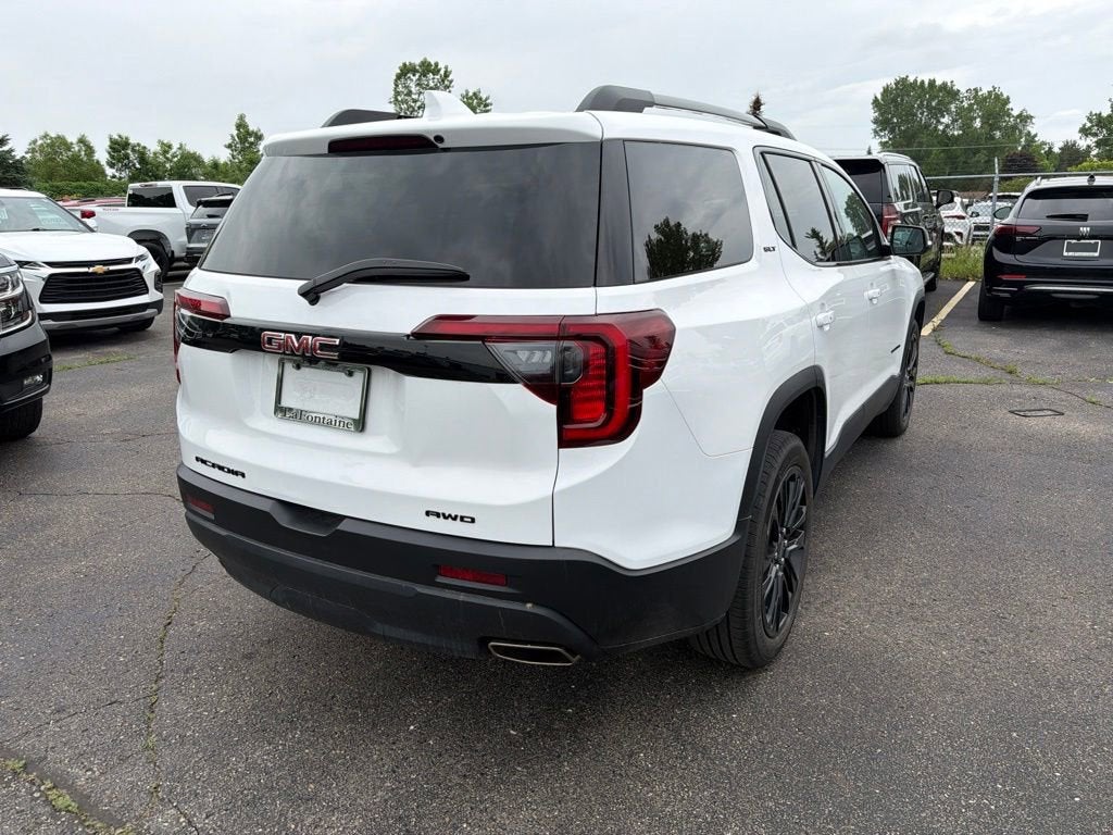 2023 GMC Acadia SLT