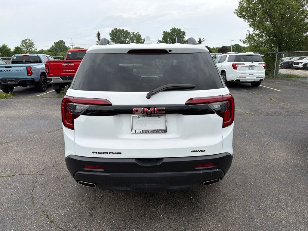 2023 GMC Acadia SLT